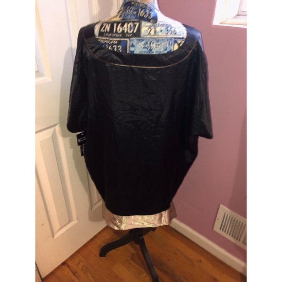 🦈Shark bite hem blouse🦈 - Picture 4 of 7